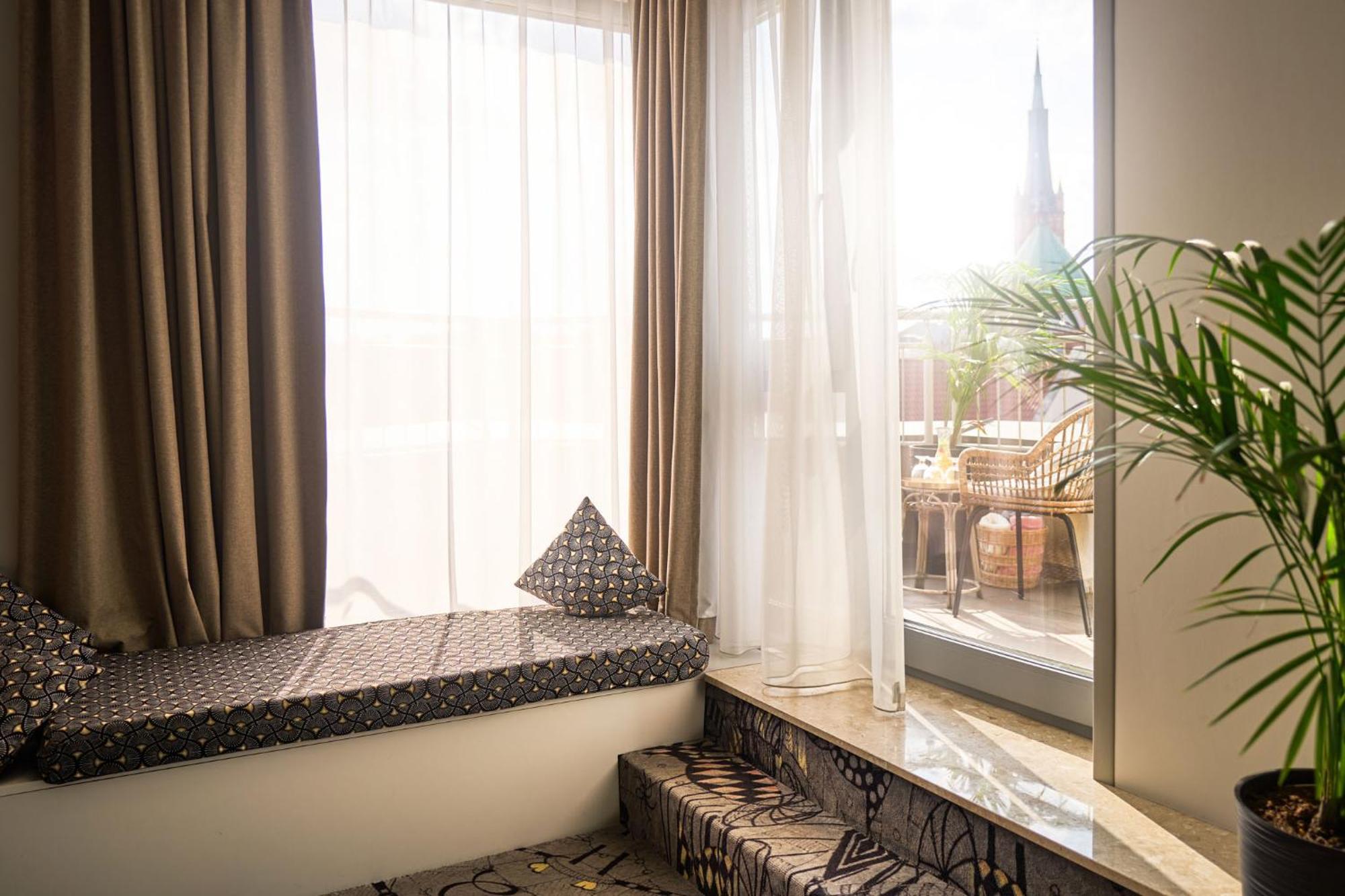Ibis Styles Stare